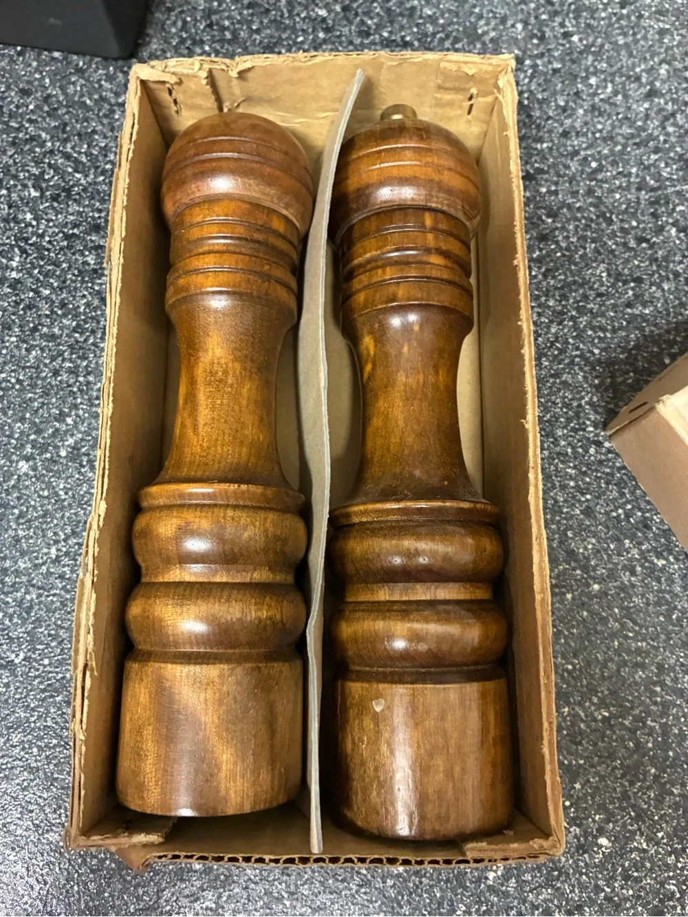 Wooden Salt and Pepper Mill Set - Brown